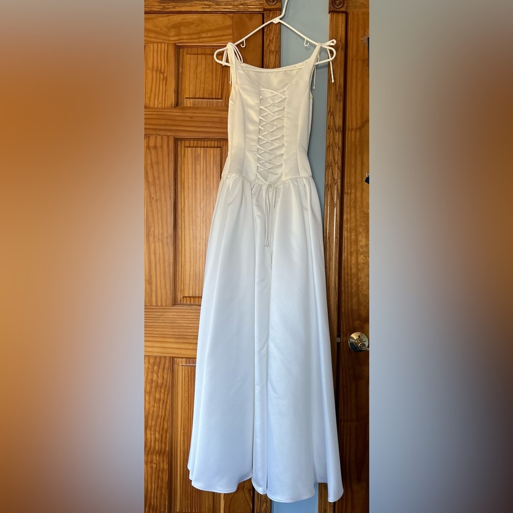 Bridal gown